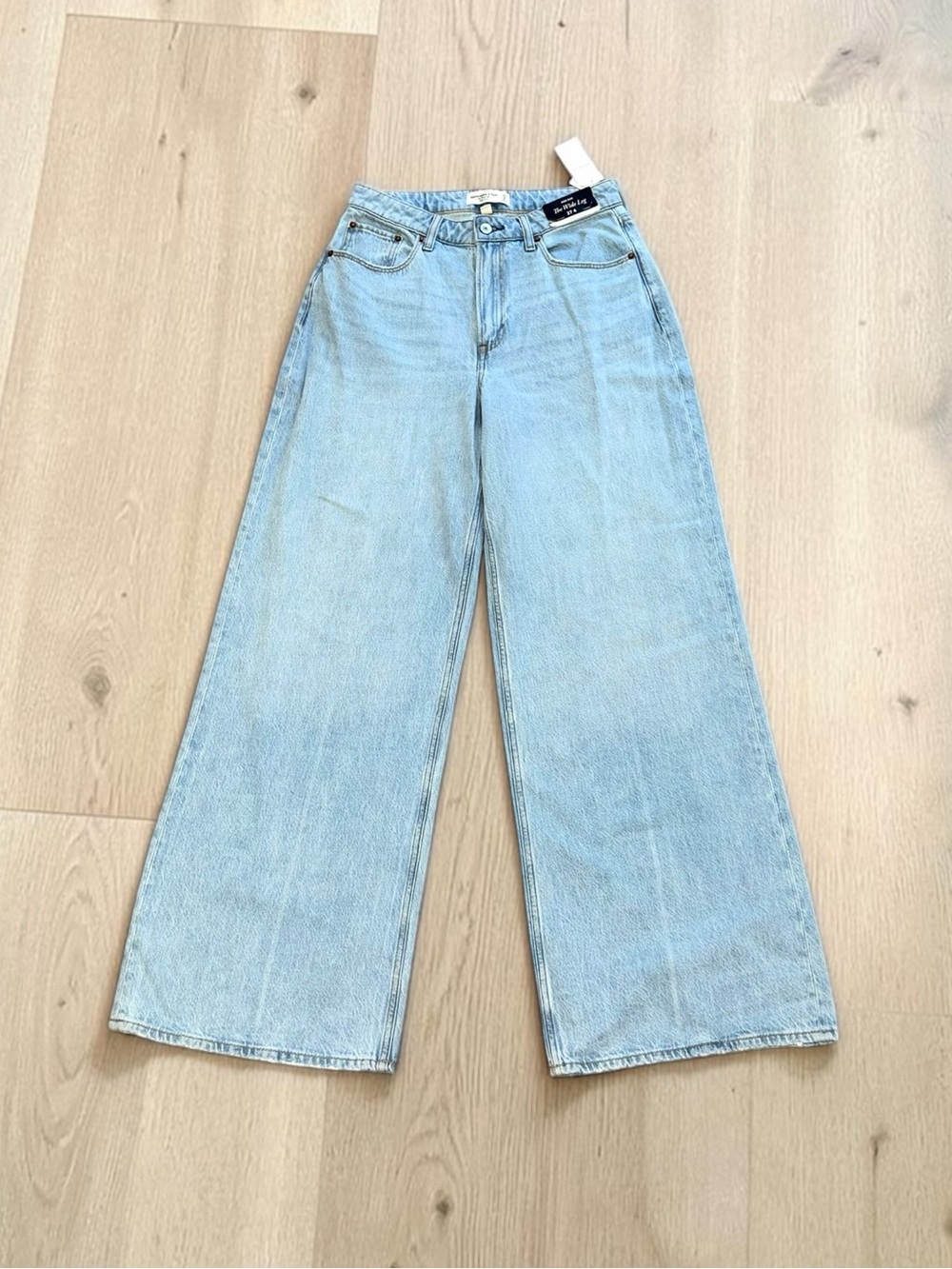 Abercrombie & Fitch NWT Curve Love The Wide-Leg High Rise Jeans Size 27